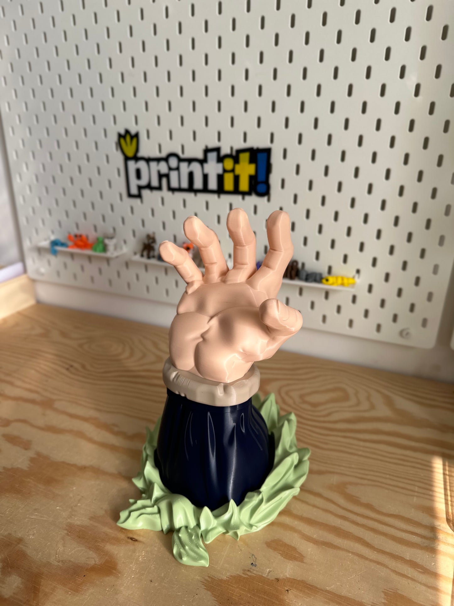 Broly Universal Gaming controller stand 🎮