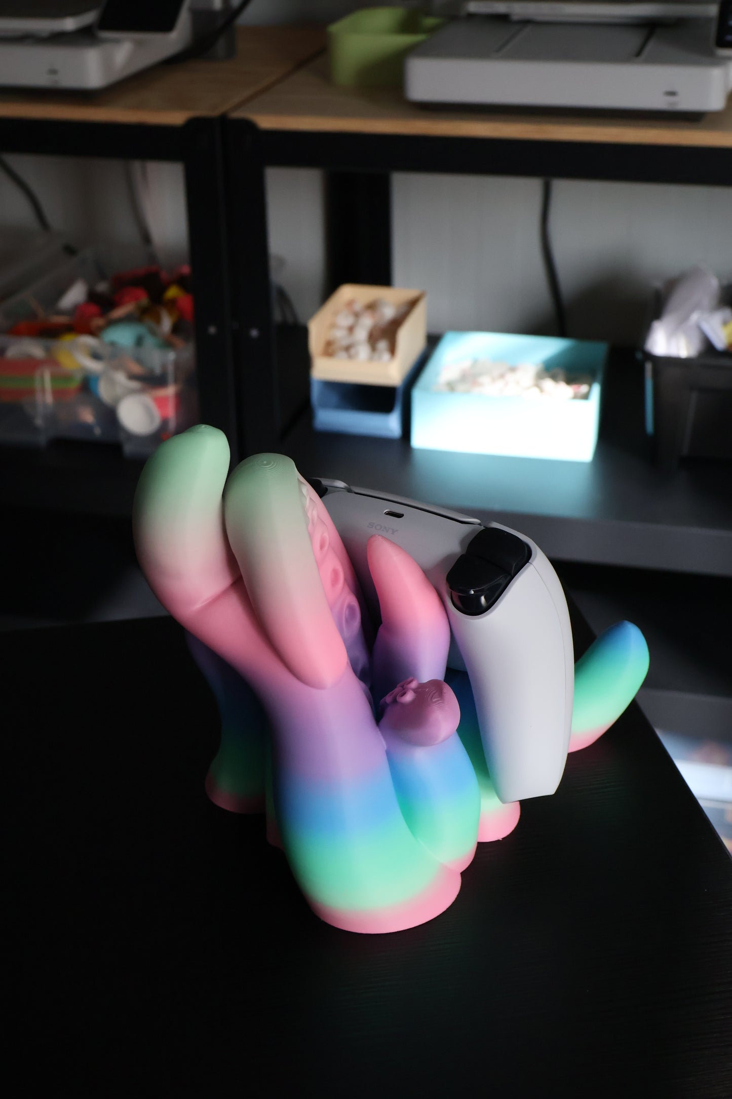 Tentacle controller stand 🎮
